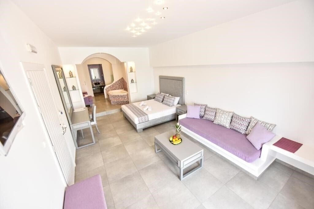 Изображение Queen Boutique Suites 3*