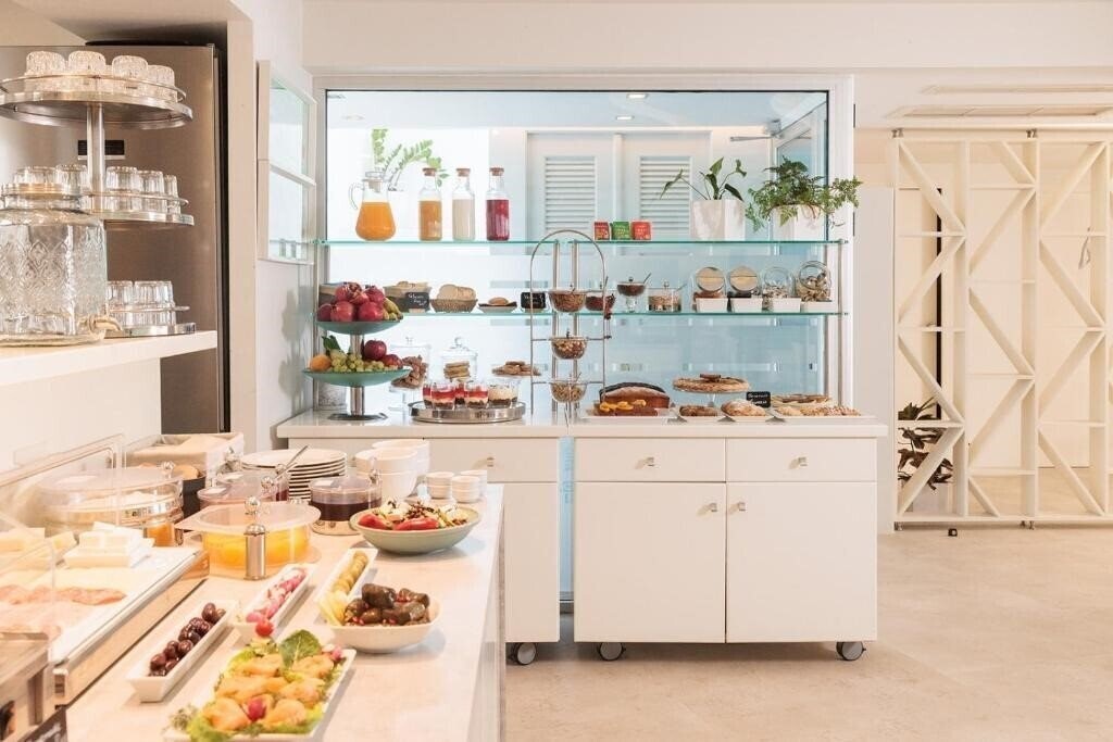 Фотографія Iria Beach Art Hotel 4*