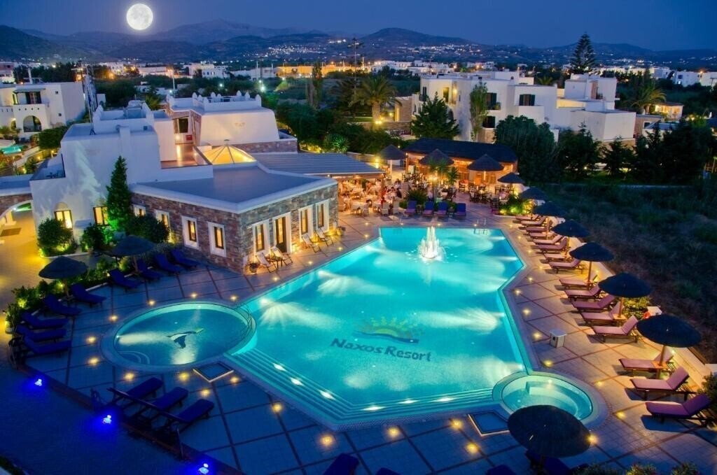 Готель Naxos Resort Beach 3*