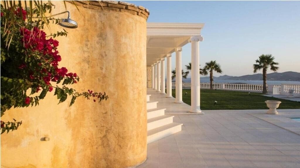 Територія Villa Aethra Paros Villa вилла