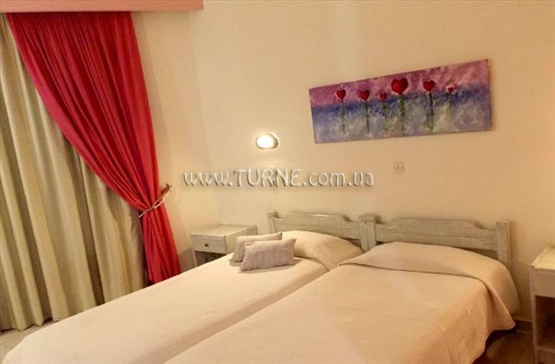 Территория John Mari Studios Apts 2*