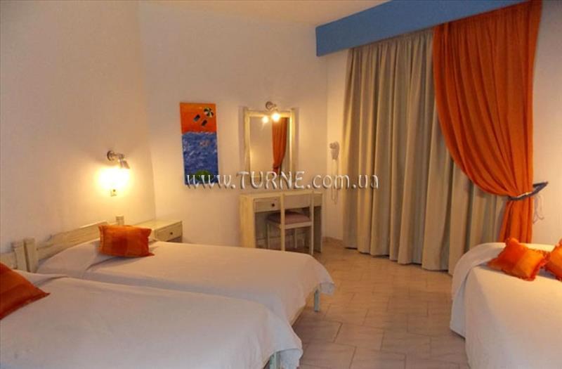 Отель John Mari Studios Apts 2*