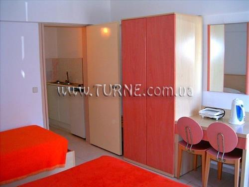 Отель Alexia Hotel & Studios 3*