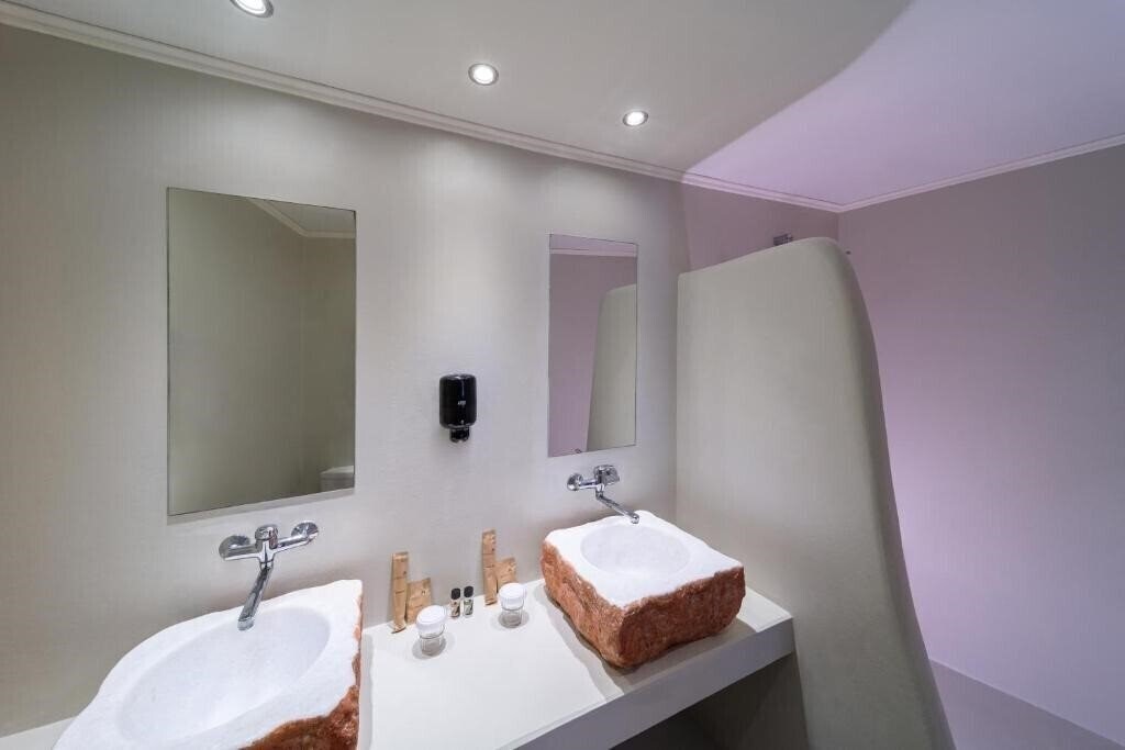 Фотографія Amphitryon Boutique Hotel 3*