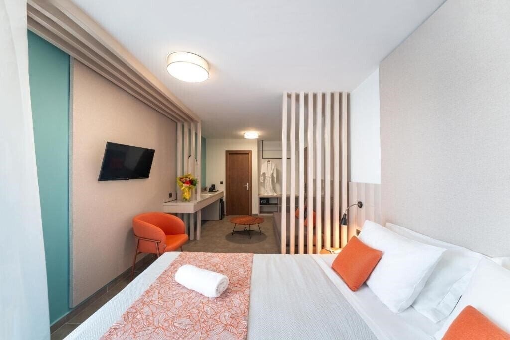 Вид Amphitryon Boutique Hotel 3*