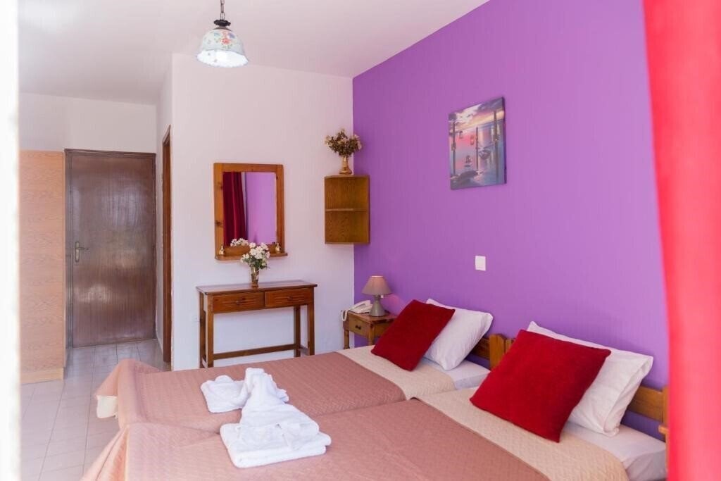 Панорама Tsambika Sun Hotel 2*