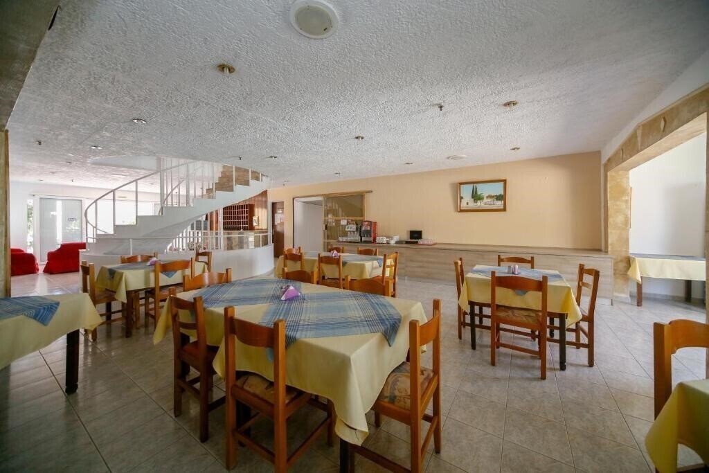 Апартаменти Tsambika Sun Hotel 2*