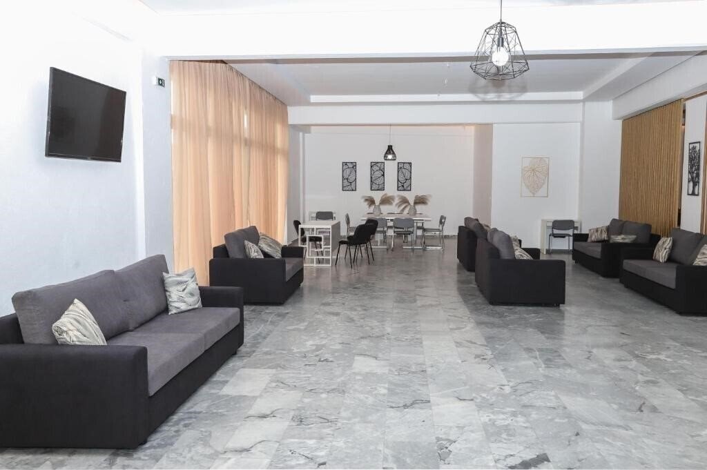 Апартаменти Loutanis Hotel 3*