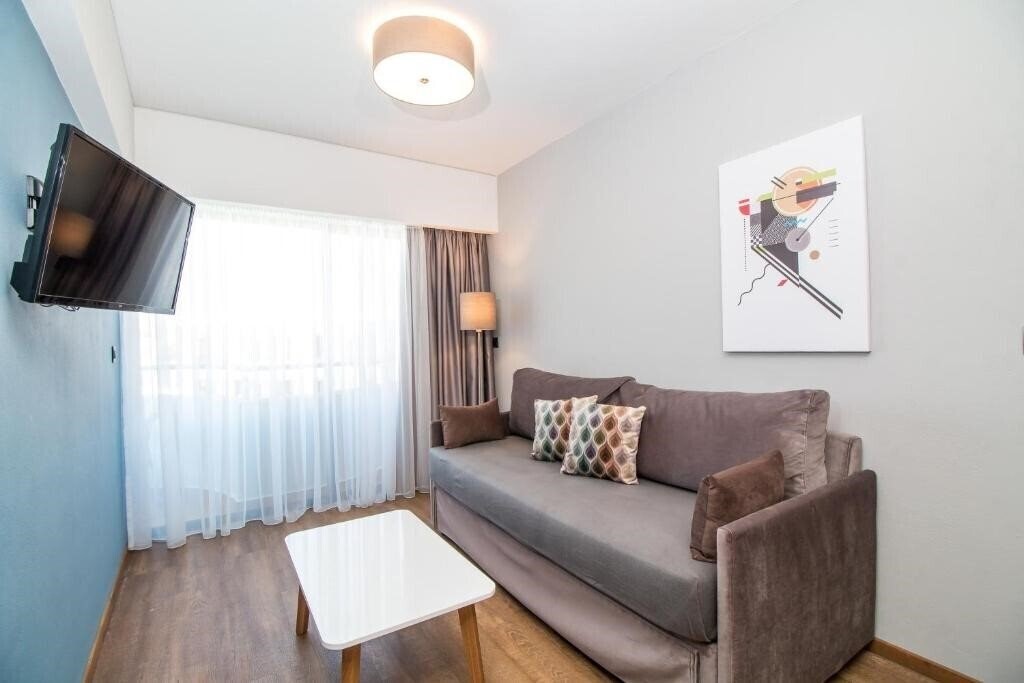 Вид Sunny Days Apartments 3*