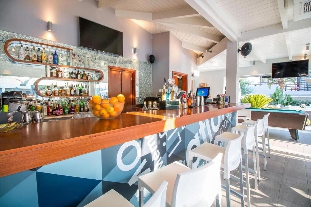 Апартаменти Sunny Days Apartments 3*