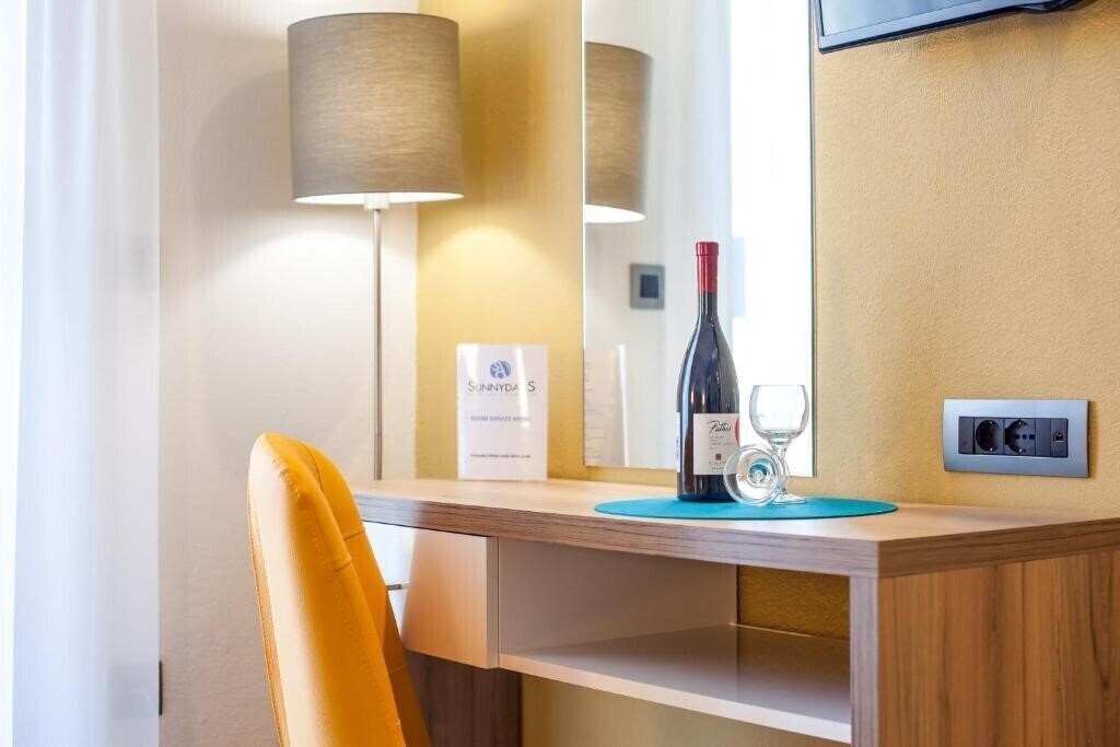 Панорама Sunny Days Apartments 3*