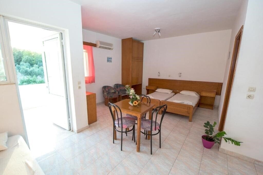 Вид Old WindMill Studios 3*