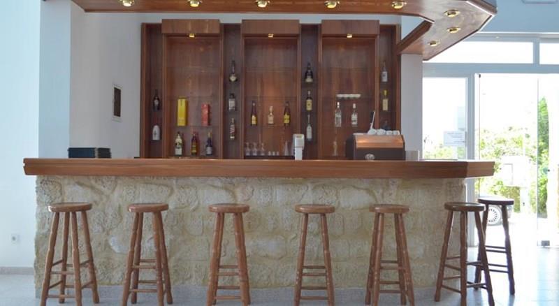 Апартаменти Summer Breeze 3*