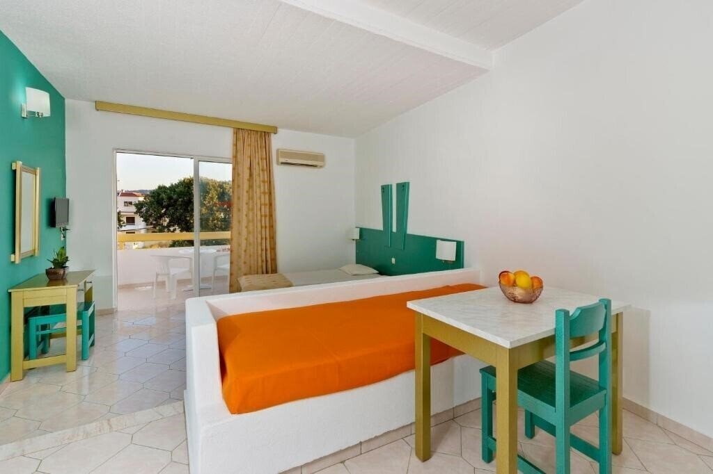 Вид Trianta Hotel Apartments 2*