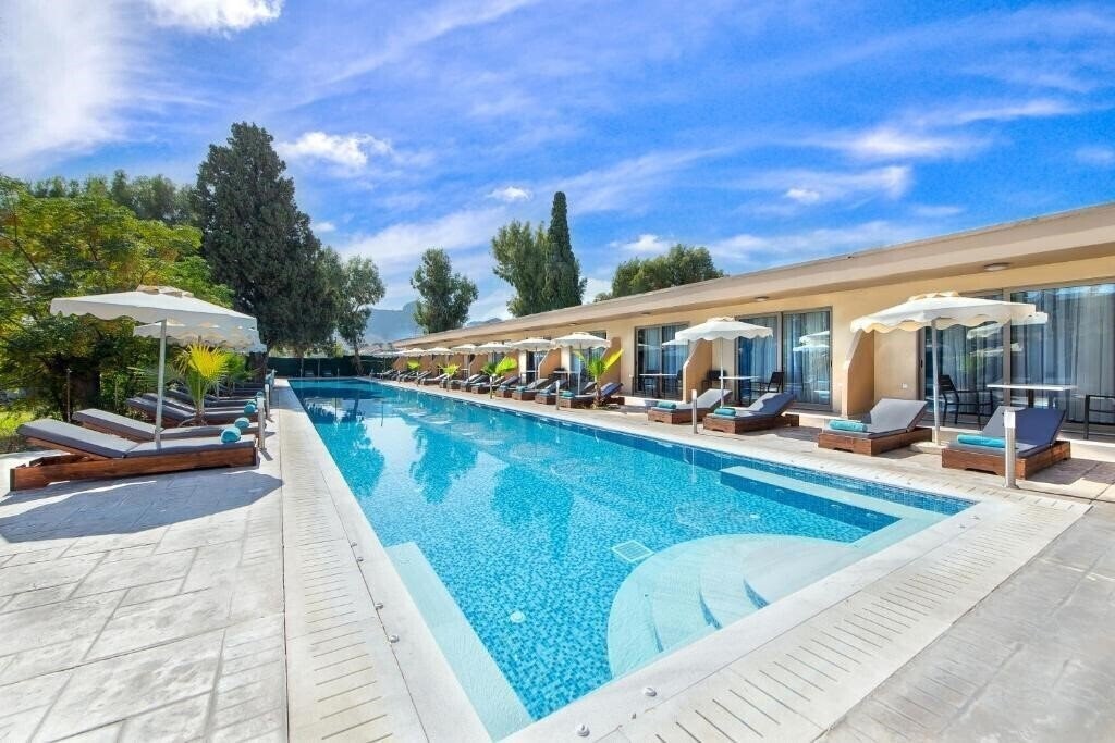 Апартаменти Marathon Hotel 4*