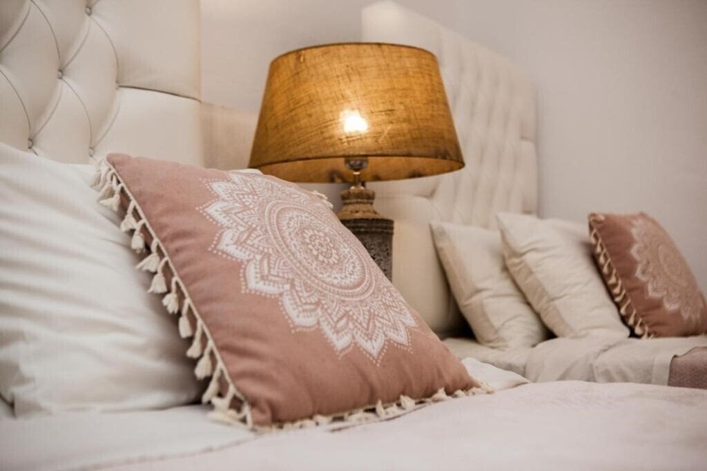 Апартаменты Georgia Studios And Apartments 2*