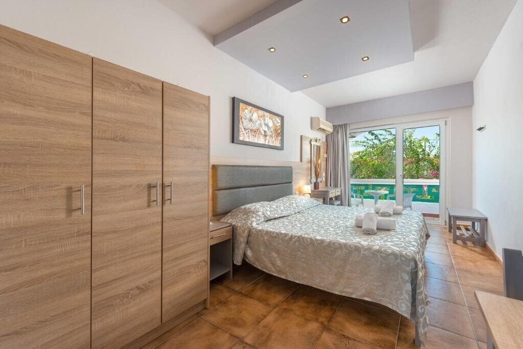 Панорама Melody Studios 2*