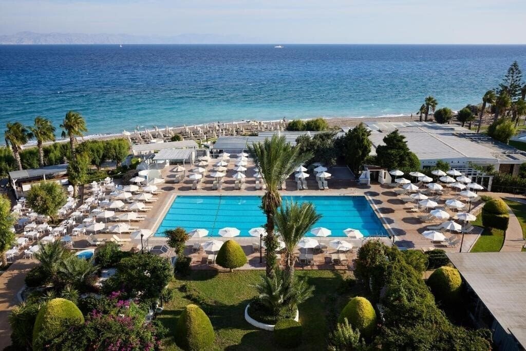 Отель Blue Bay Beach Resort 4*