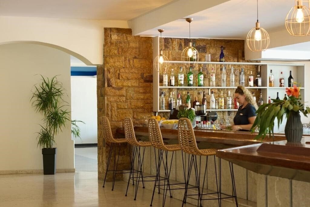 Картинка Blue Bay Beach Resort 4*