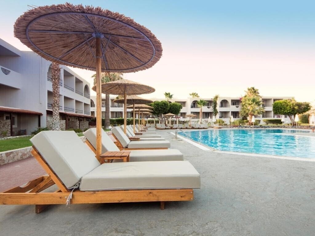 Територія Lardos Bay 3*