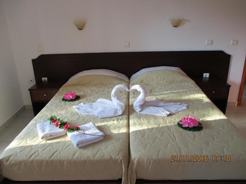 Фото Ekaterini Hotel-Apartments 3*