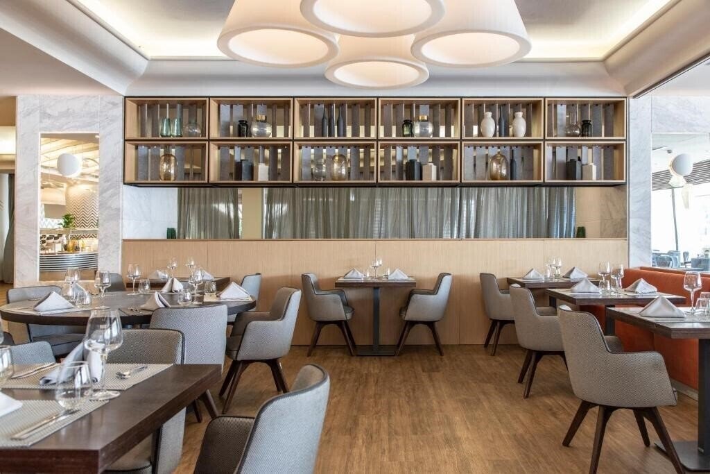 Апартаменты Eden Roc Resort 5*