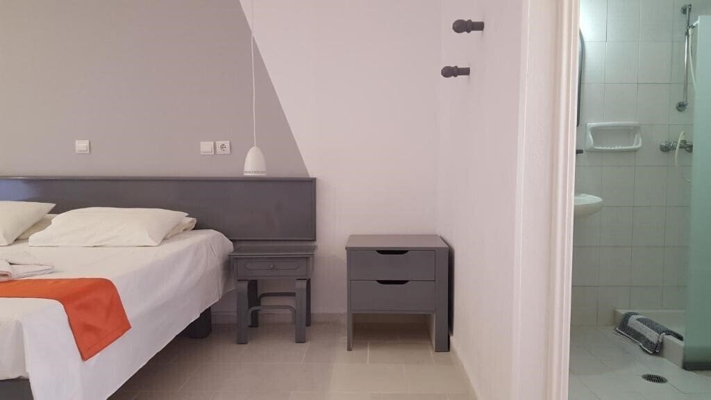 Панорама Oleander Studios 2*