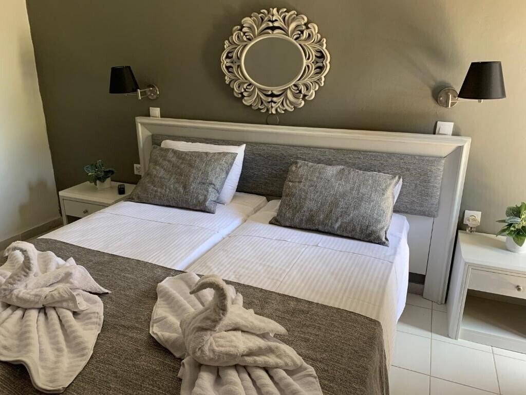 Апартаменты Alkyonides Hotel 3*