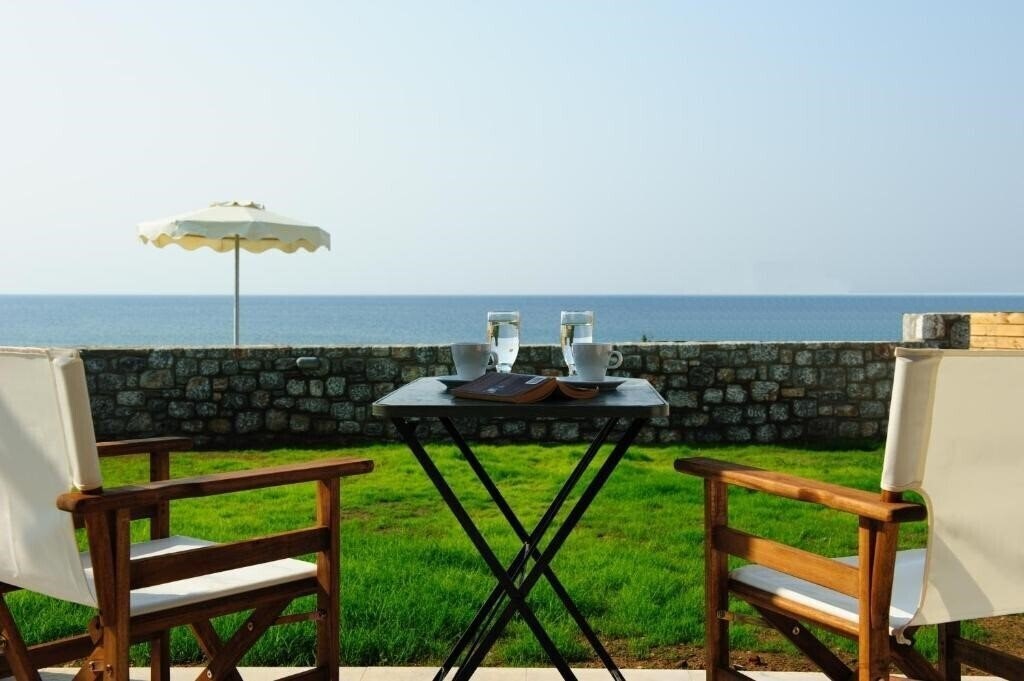 Территория Alisahni Beachfront Villas вилла