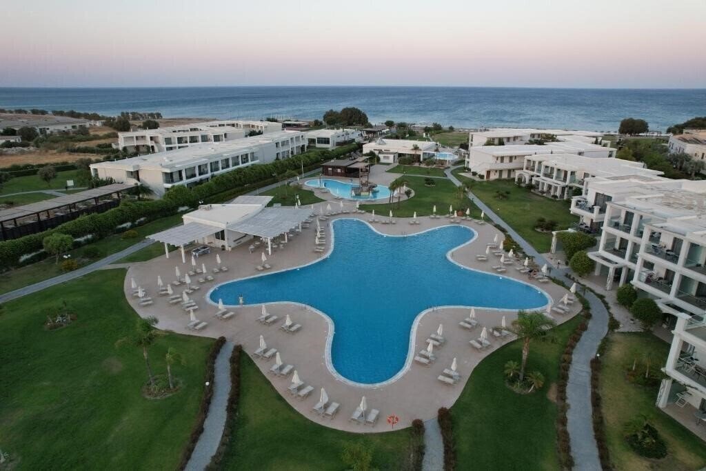 Фотография Asterias Beach Resort 5*