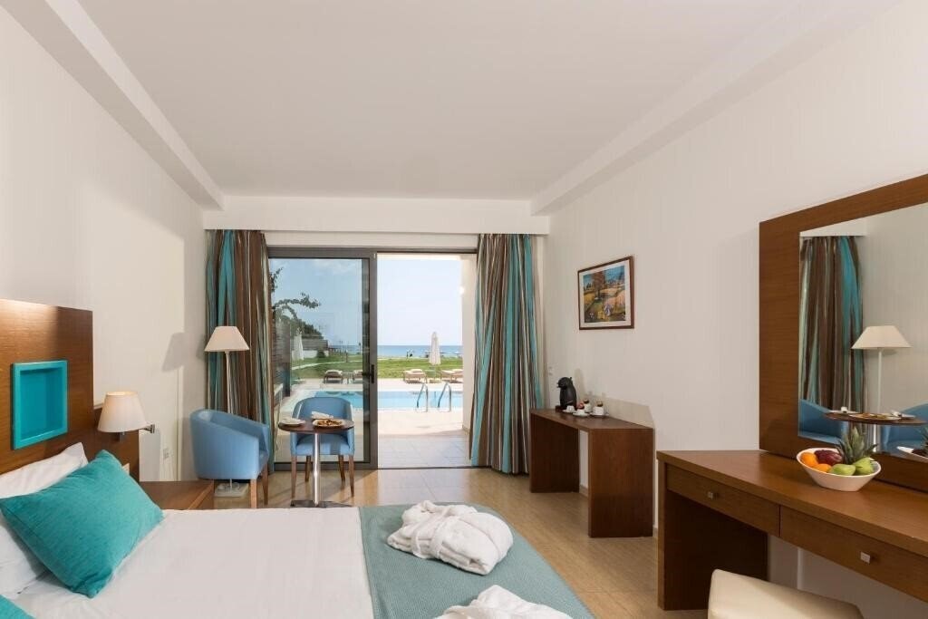 Вид Asterias Beach Resort 5*