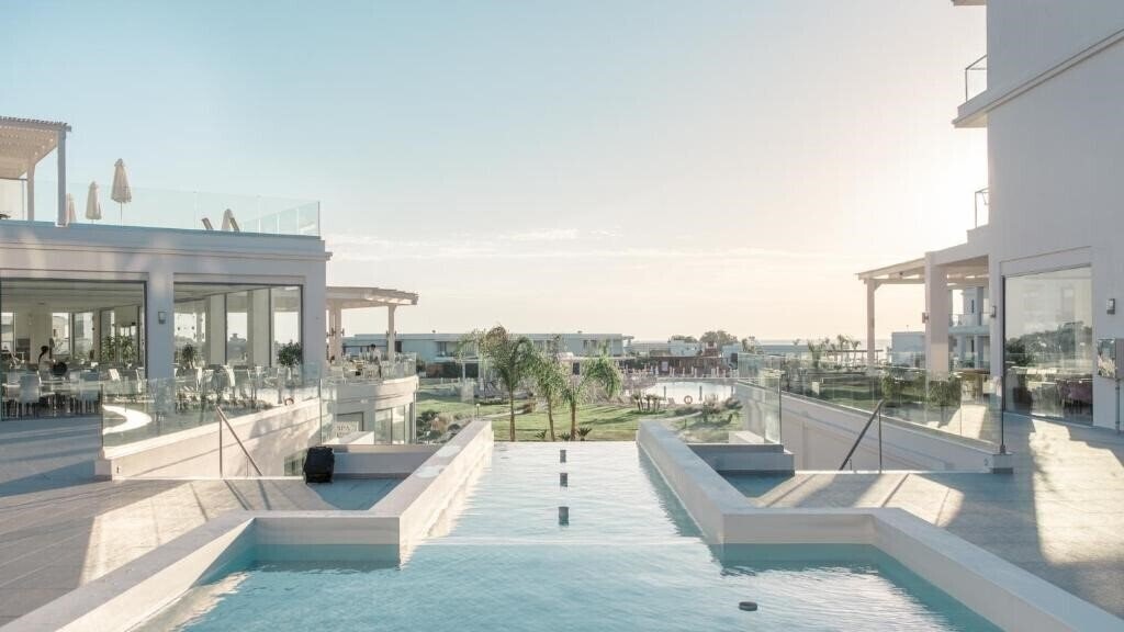 Панорама Asterias Beach Resort 5*