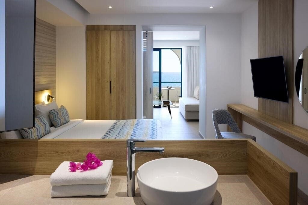 Вид Sunrise Hotel Rhodos + 4*