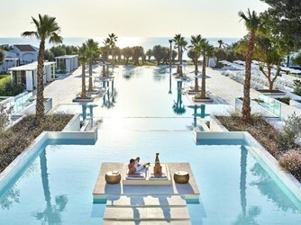 Отель Mallas Hotel 3*