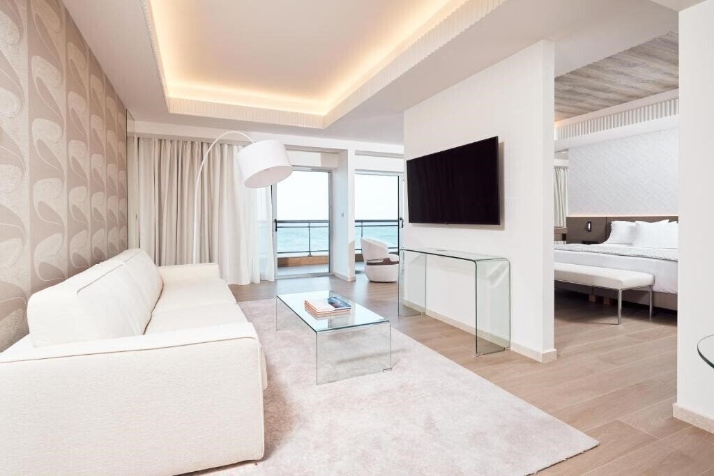 Панорама Mediterranean Hotel Rhodes 4*