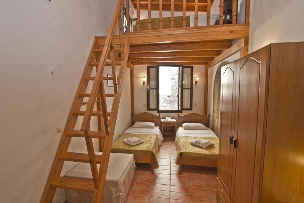 Панорама Camelot Traditional & Classic Hotel 3*