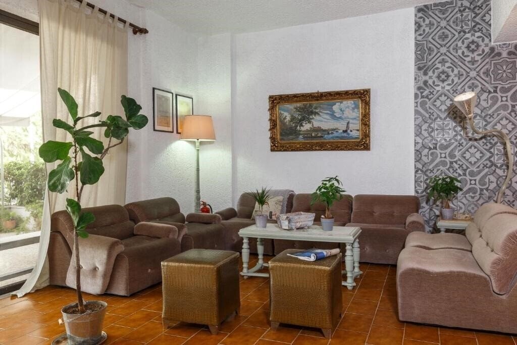 Территория Emmanuel Apartments 3*