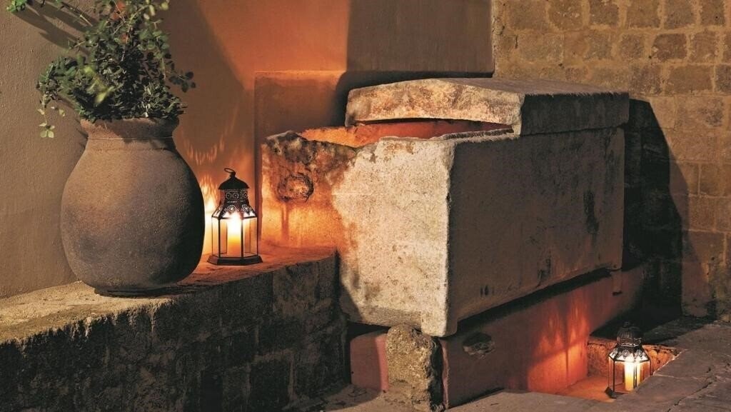 Апартаменти Kokkini Porta Rossa 4*