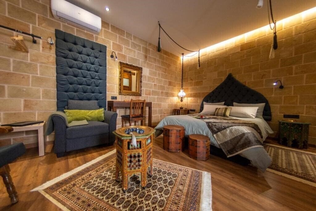 Апартаменты Utopia Luxury Suites 4*