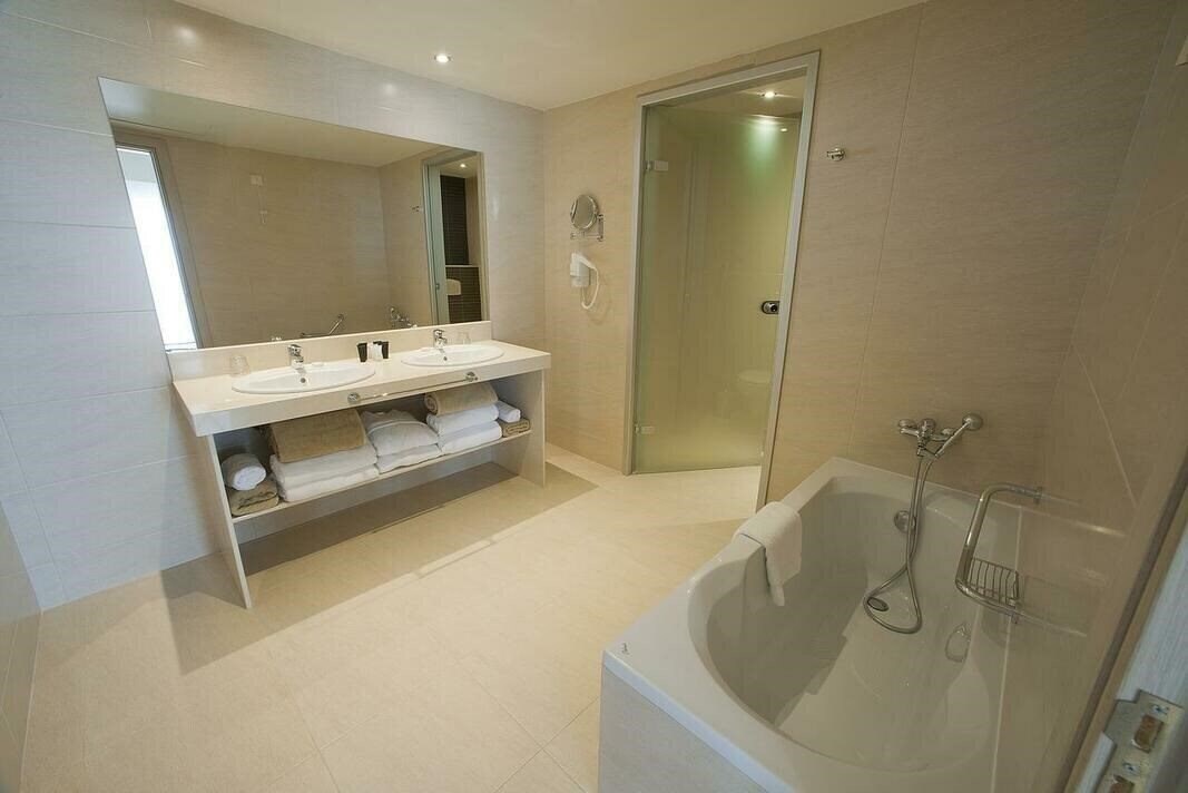 Вид Levante Beach Resort Afandou 5*