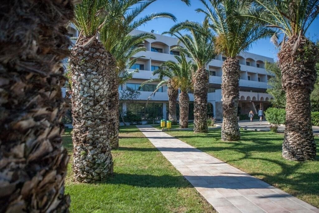 Вид Ialyssos Bay Hotel (ex. Ialyssos Bay Suneo Club Hotel ) 4*