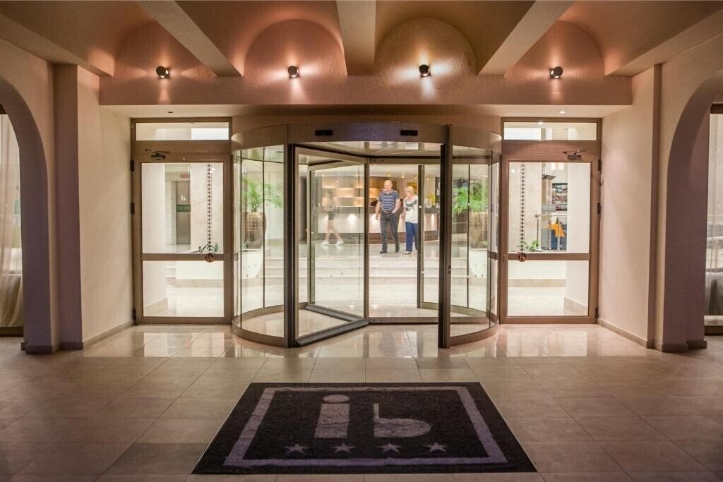 Территория Ialyssos Bay Hotel (ex. Ialyssos Bay Suneo Club Hotel ) 4*