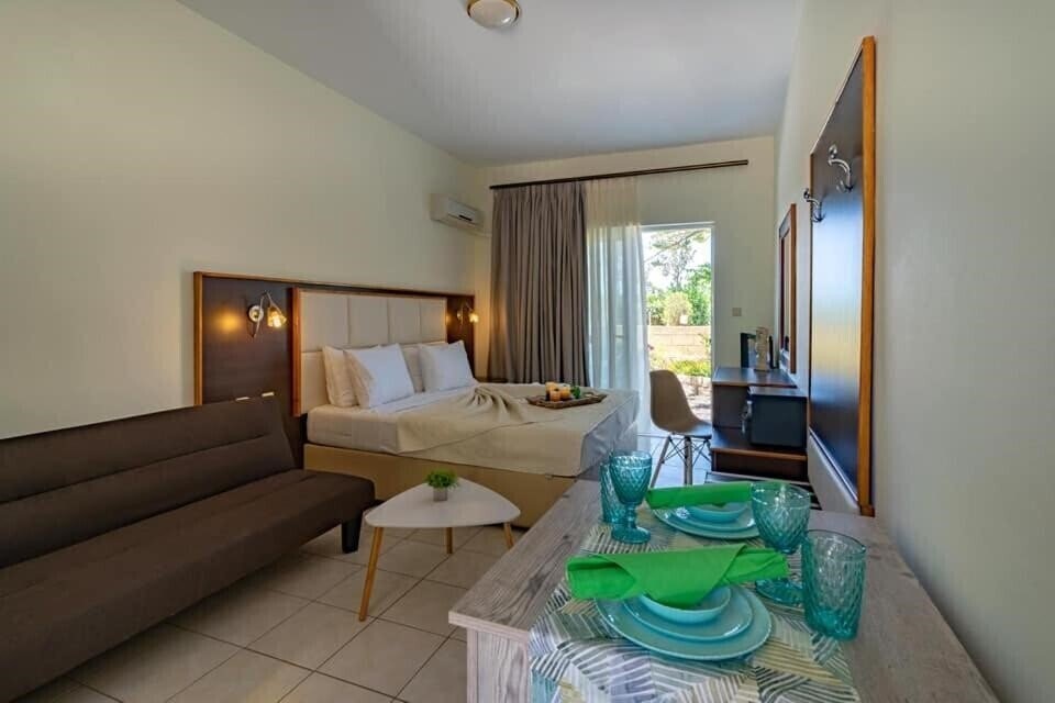 Территория George Beach Studios 2*