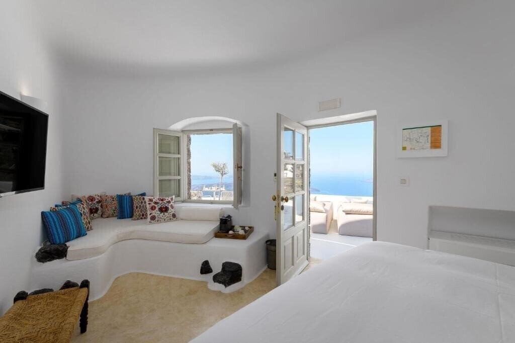 Панорама Iconic Santorini Hotel 5*