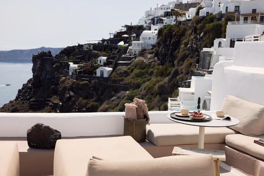 Вид Iconic Santorini Hotel 5*