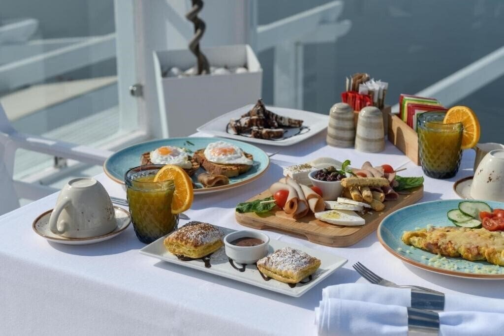 Панорама Above Blue Suites 4*