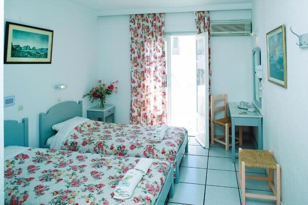 Територія King Thiras 2*