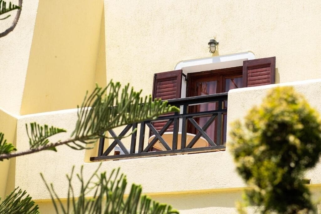 Вид Mandilaria Studios 2*