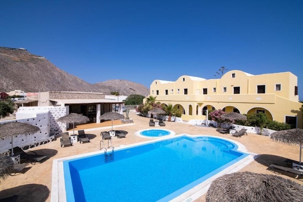 Територія Mandilaria Studios 2*