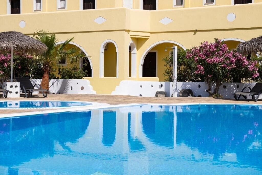 Панорама Mandilaria Studios 2*